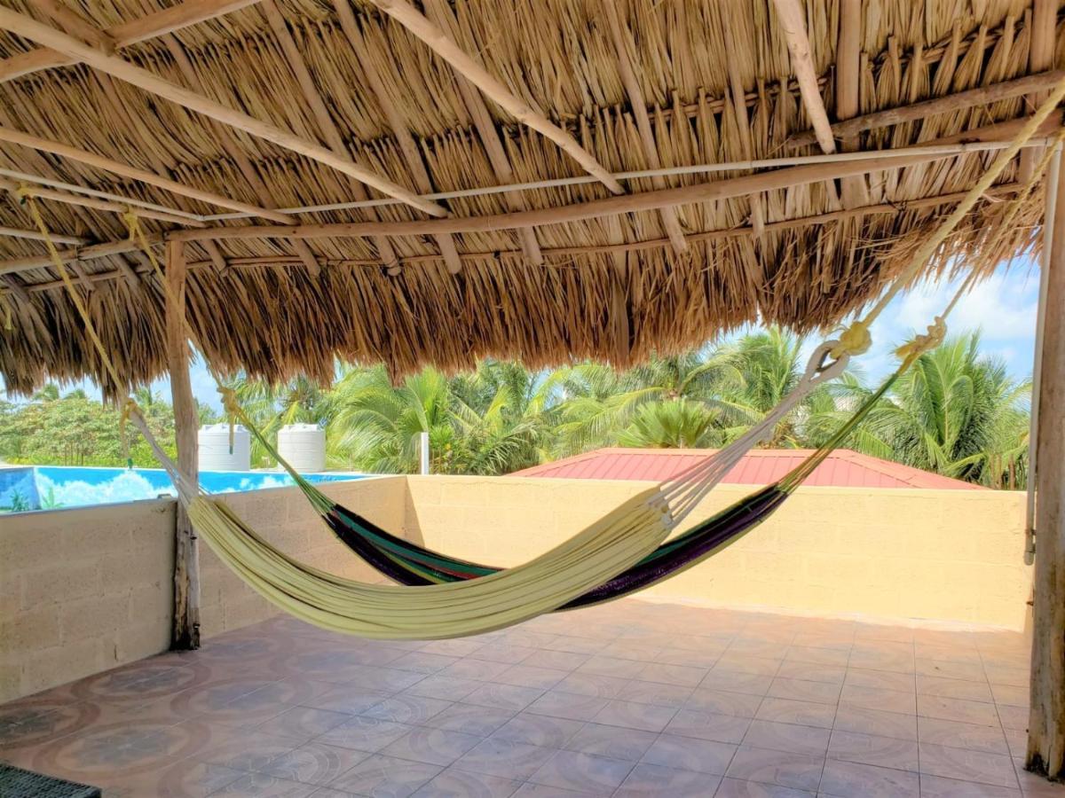 Beach Club Condos At Popeyes Caye Caulker Luaran gambar