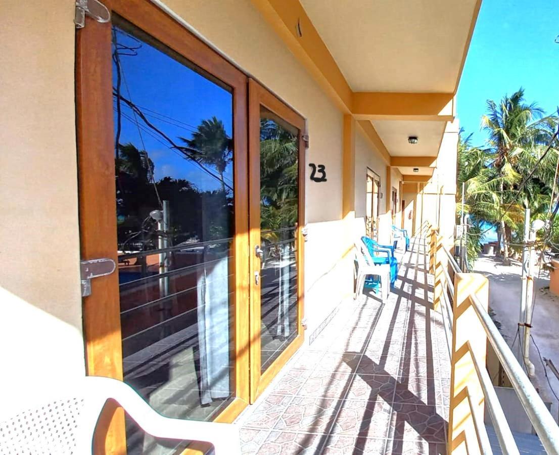 Beach Club Condos At Popeyes Caye Caulker Luaran gambar