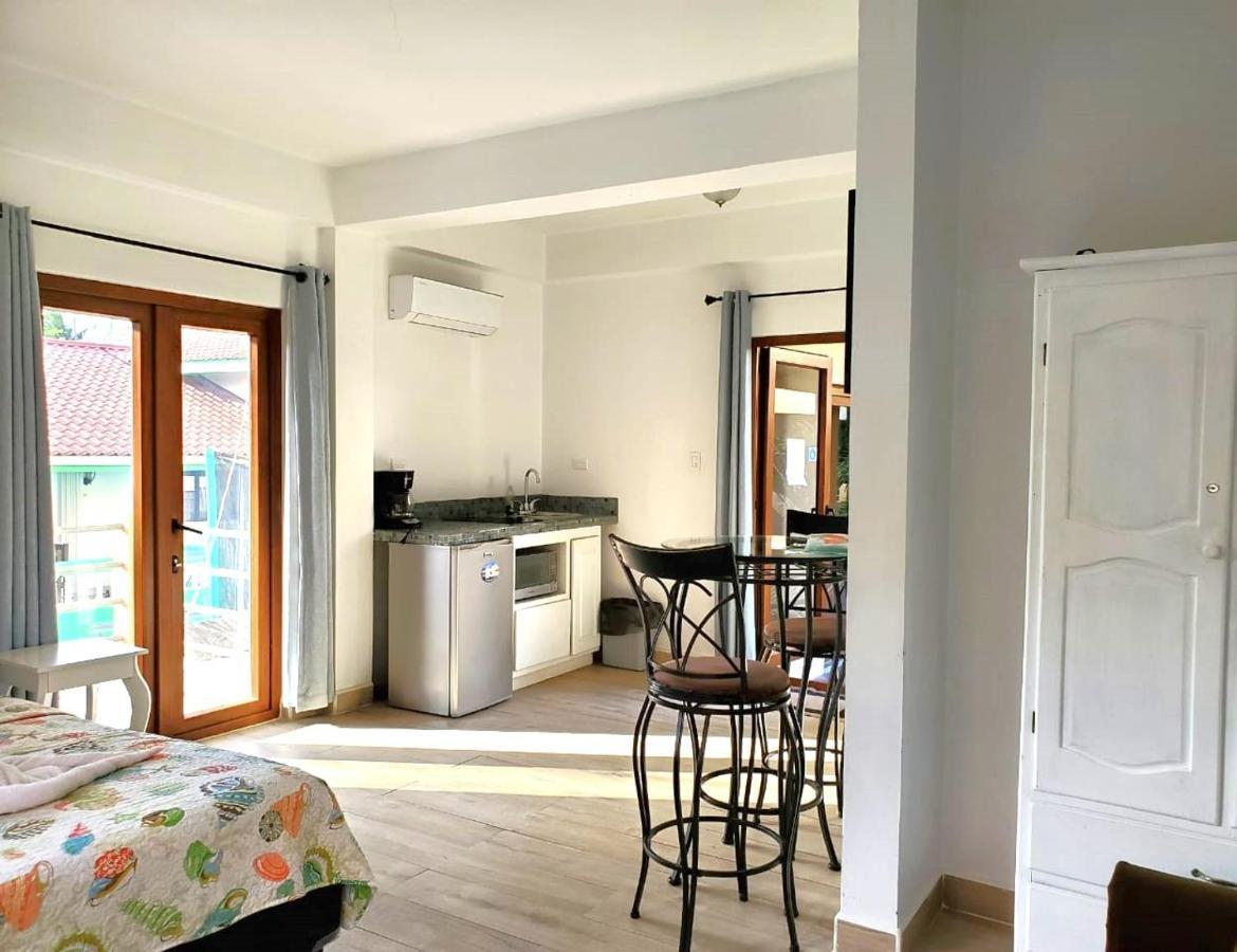 Beach Club Condos At Popeyes Caye Caulker Luaran gambar